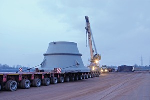 1 A grinding table for a Loesche Mill Type LM 69.6 being shipped