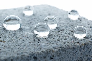 Water droplets on mortar