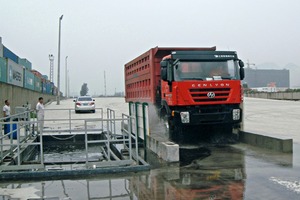 1 In harbours MobyDick Wheel Washing Systems can prevent dangerous contamination from ­getting onto roads or highways