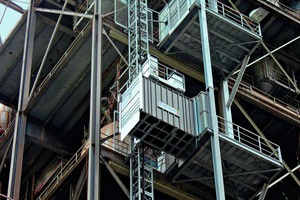 1 Two industrial lifts are providing valuable transportation services to the preheater tower and the multi-chamber silo of the Märker cement works in Harburg