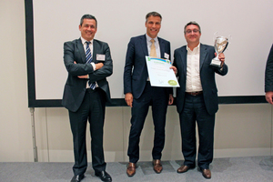 Former Eurosac President Luis Elorriaga with the newly elected president Rob Franken and winner of the Grand Prix Award 2018 Claudio Fedalto (Mondi Industrial Bags) (f.l.t.r.)