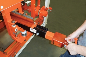 1 The slide-in/slide-out mandrel allows quick and easy maintenance that minimizes conveyor downtime