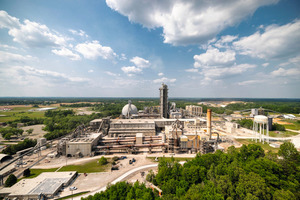 1 Heidelberg Materials’ Mitchell plant. A noticeable feature of the site is the 66-m-wide, 50-m-high storage dome, which can hold 154000 t of clinker