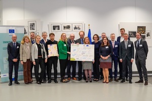 Signing the agreement granting the project support from the Innovation Fund