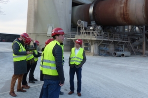 2 Divided into four groups, the participants at the DBI CO2 expert forum were given a guided tour of the site of the Wittekind Portland cement plant