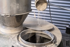 2 Mixing and blending solutions for cement industry